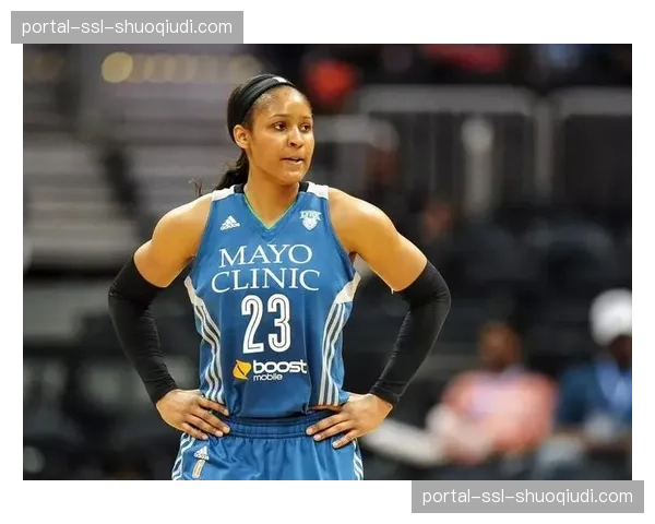 WNBA球星出席白宫活动，推动学校体育平等法案